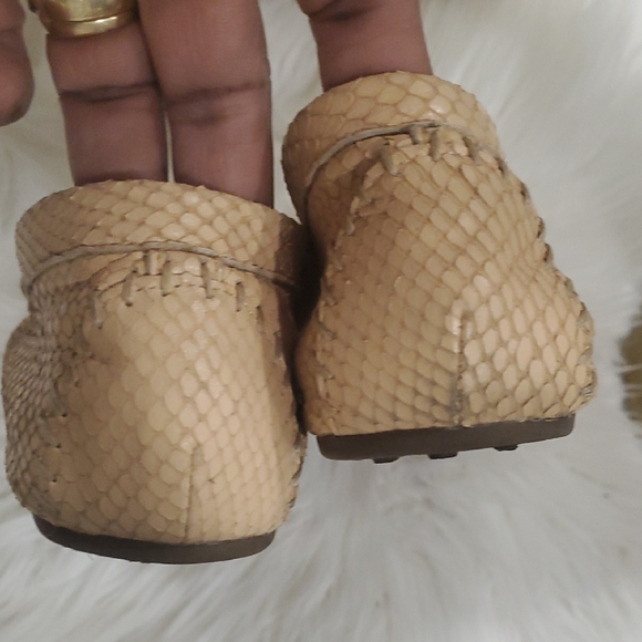 AEROSOLES Beige Textured Moccasins for Women - Picture 6 of 10